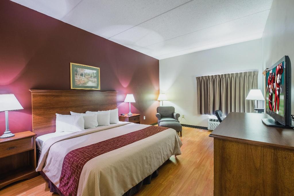 Red Roof Inn Hendersonville