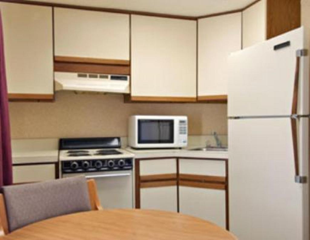 Econo Lodge Suffolk