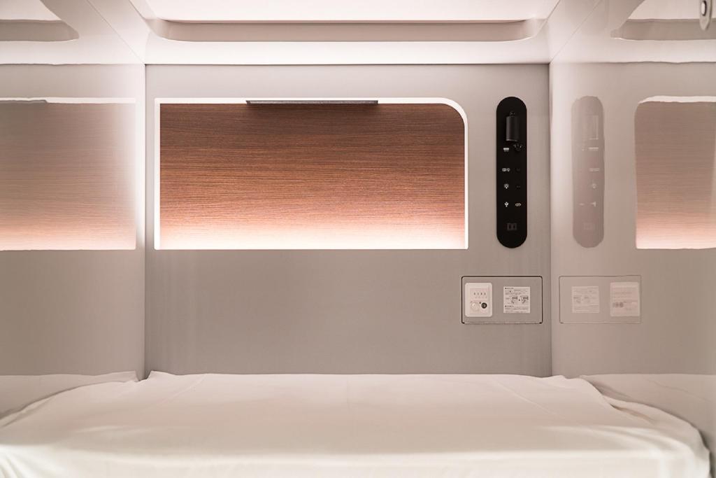 CABIN LOUNGE HIGHLAND STATION INN CAPSULE HOTEL