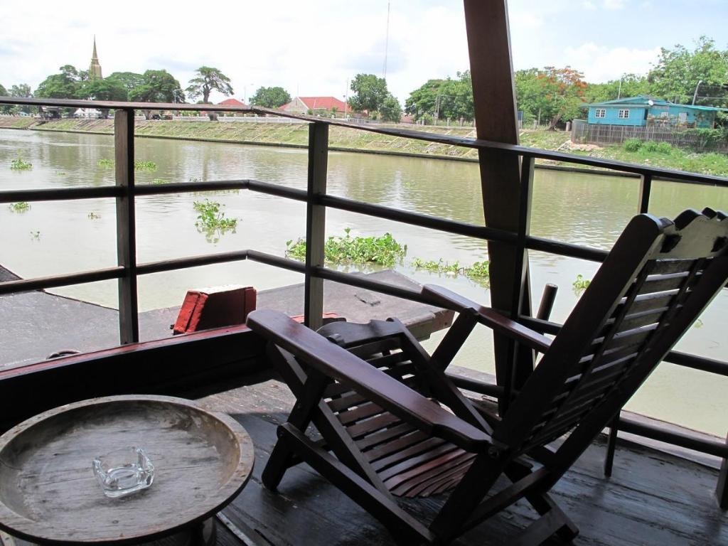 Ayothaya Riverside House