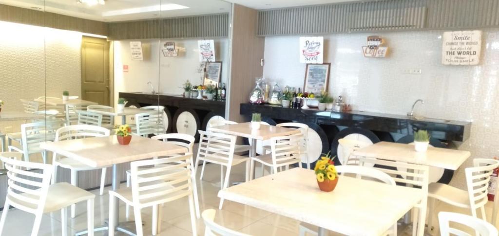 Magallanes Square Hotel