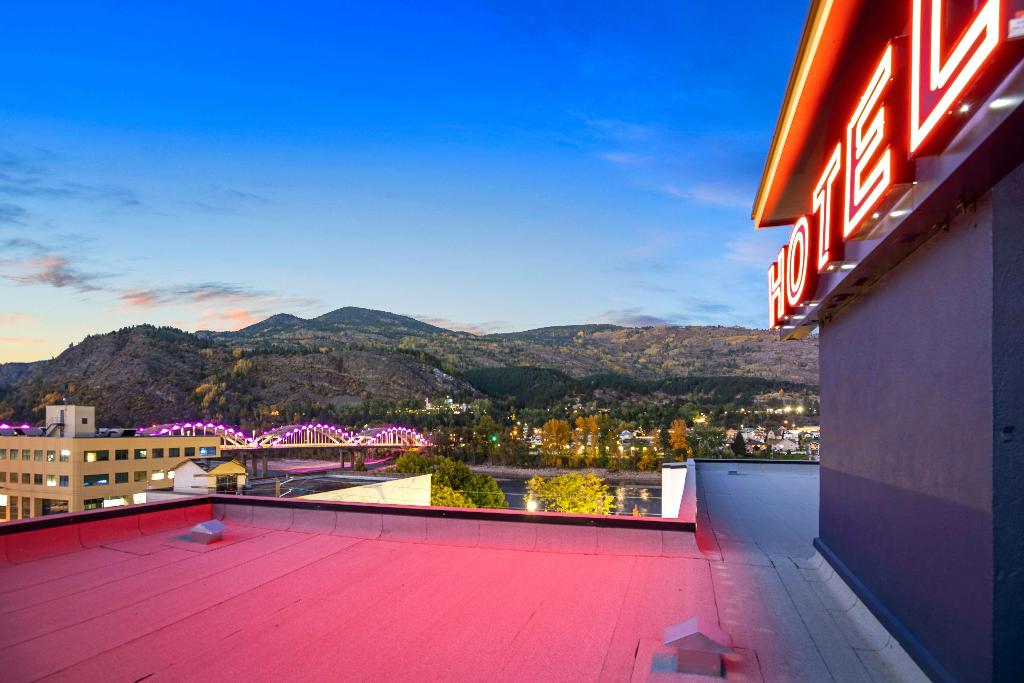 Crown Columbia Hotel, Bw Premier Collection