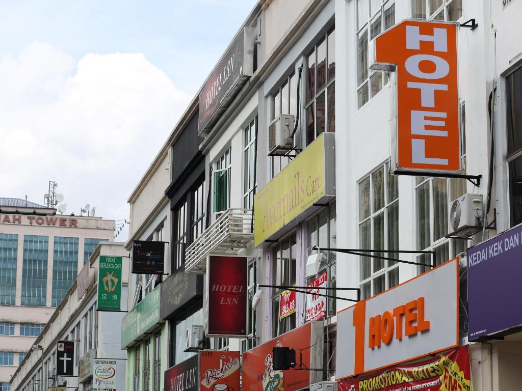 1 Hotel Taman Connaught