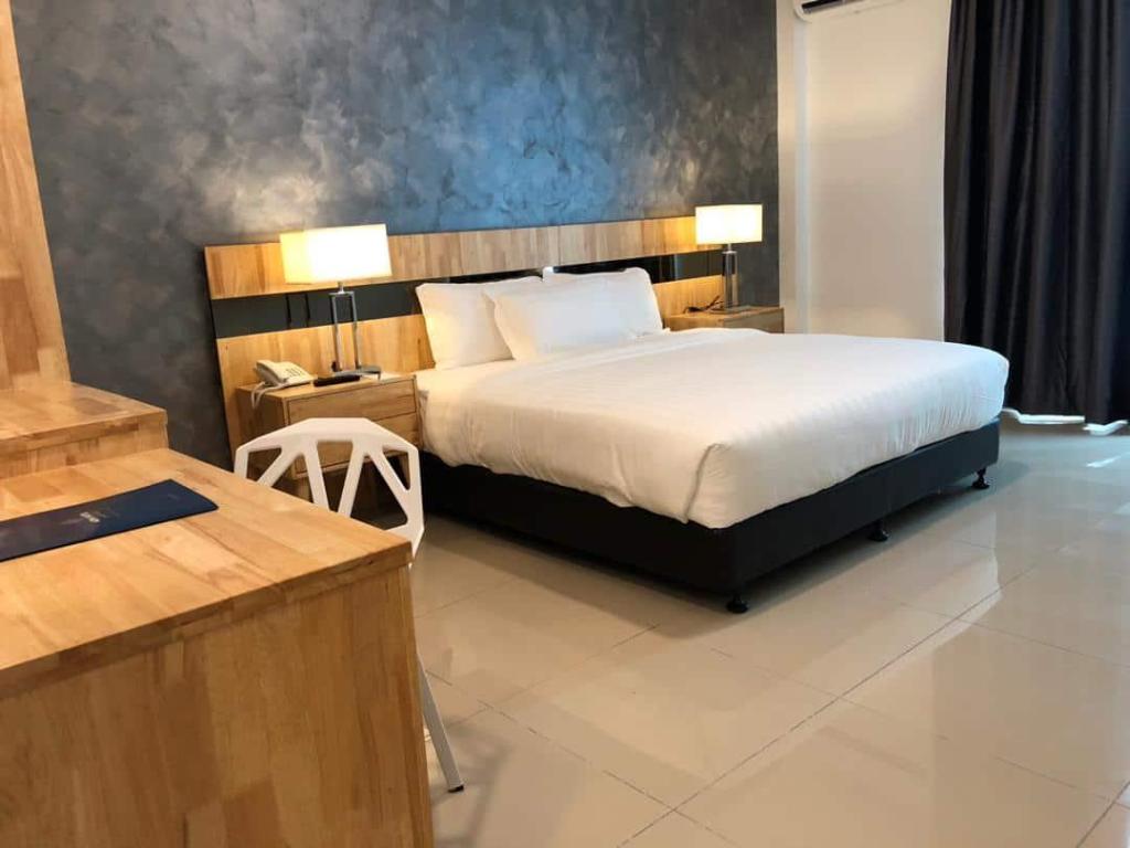Adya Hotel Chenang