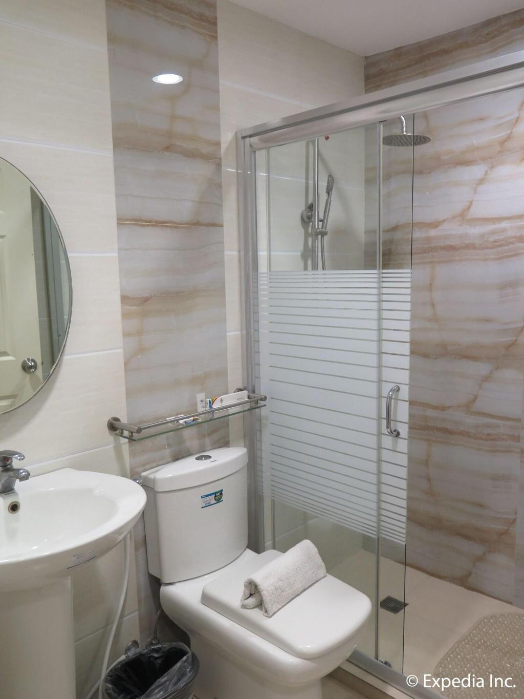 Dreamwave Hotel Lemery