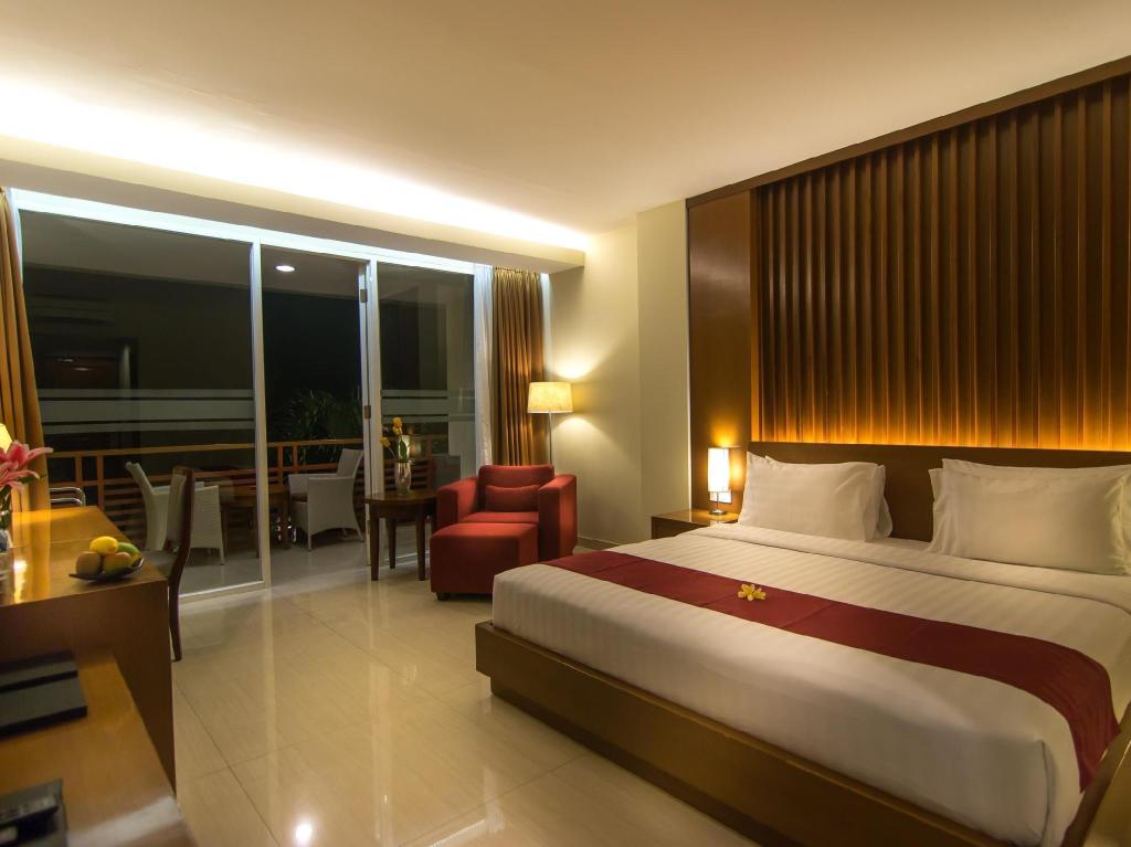 Seminyak Square Hotel