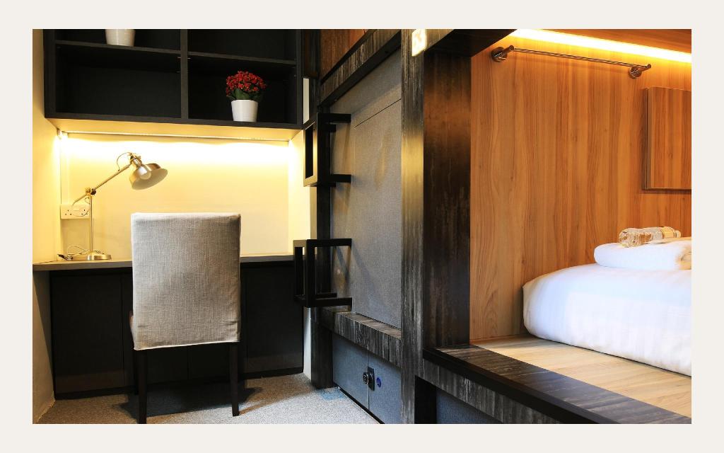 Cube Boutique Capsule Hotel @ Chinatown