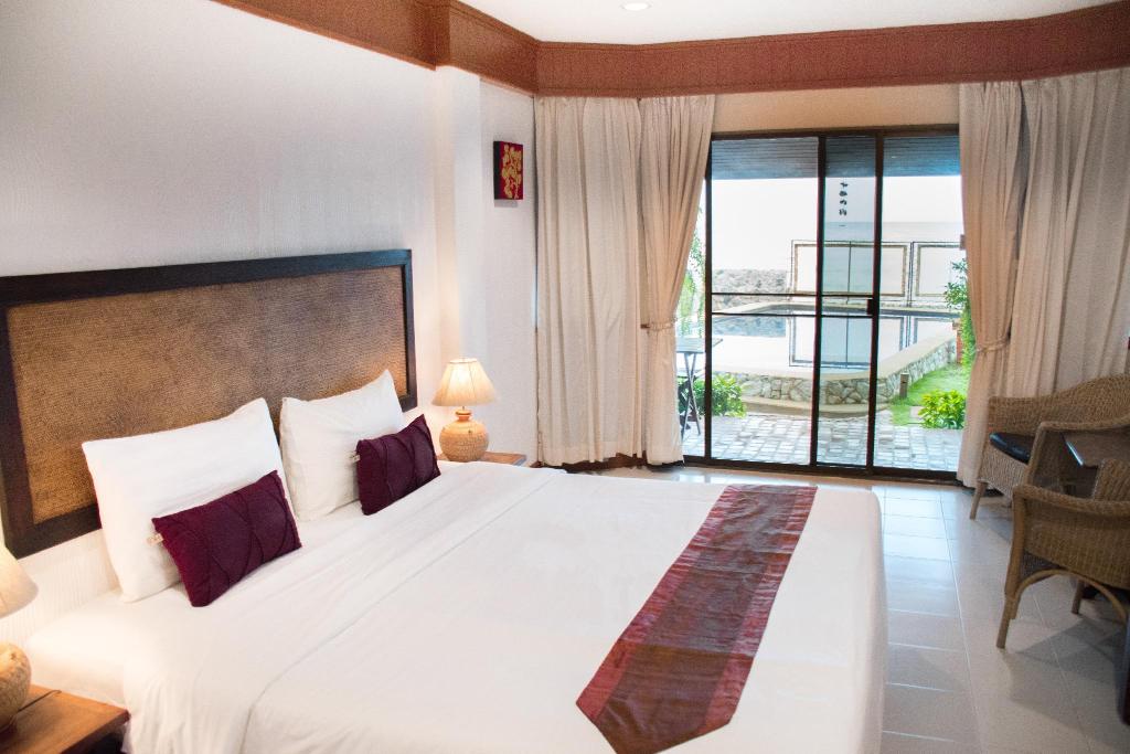 Sea Memories White Sand Beach Hotel