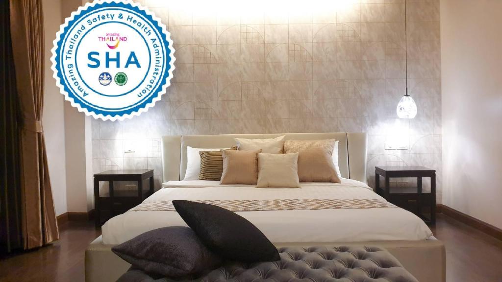 Serene Asoke Suites