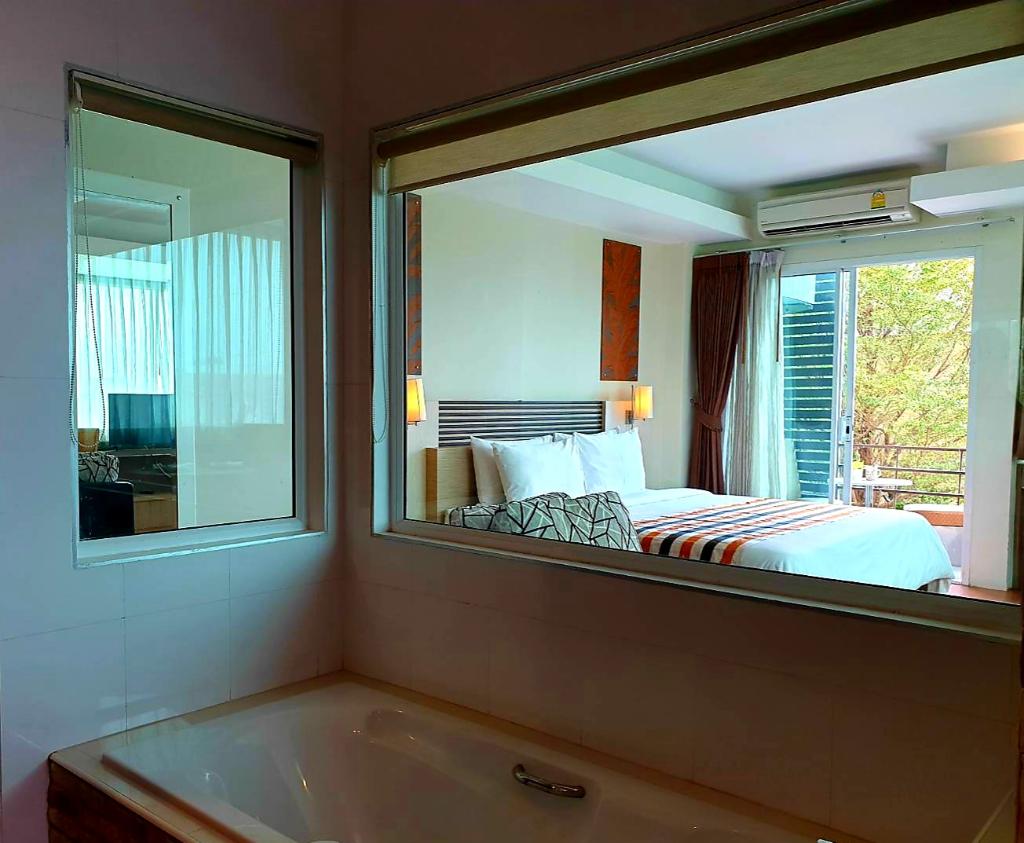 Green Hotel & Resort
