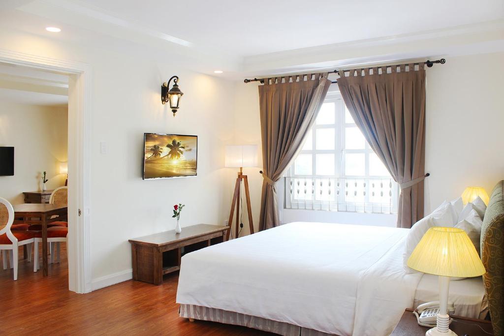 Phoenix Hotel