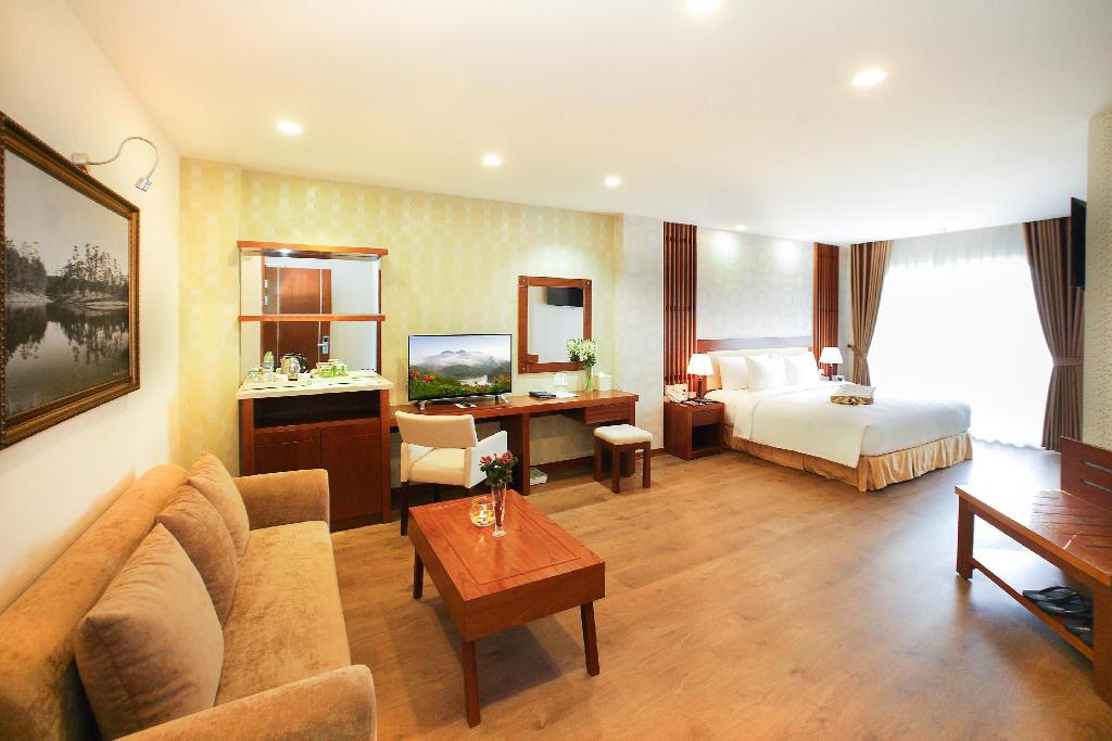 Ladalat Hotel