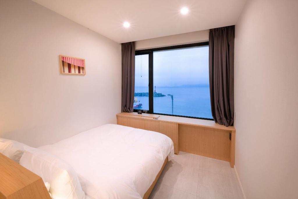 Mipo Oceanside Hotel