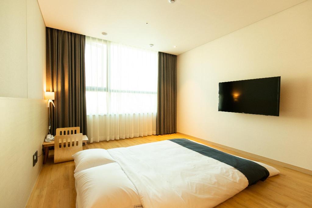 Hotel Win Story