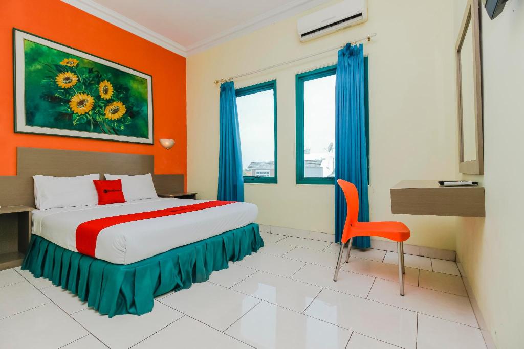 RedDoorz Plus near Alun Alun Kejaksan Cirebon