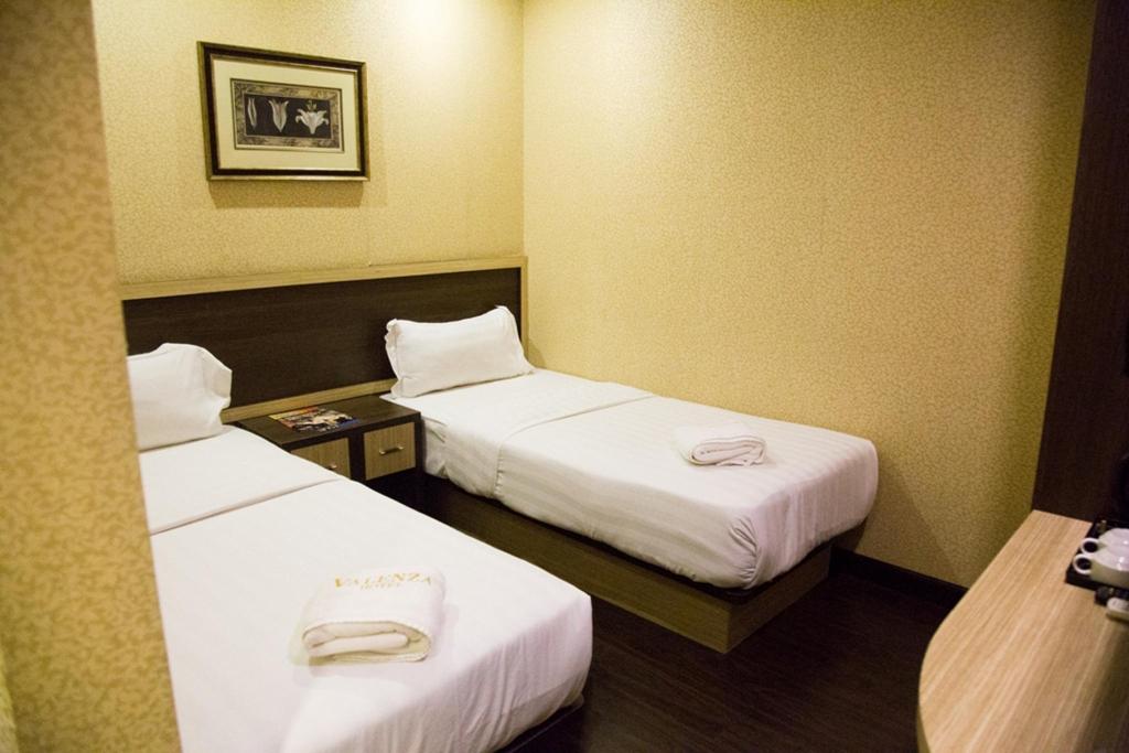Valenza Hotel & Cafe