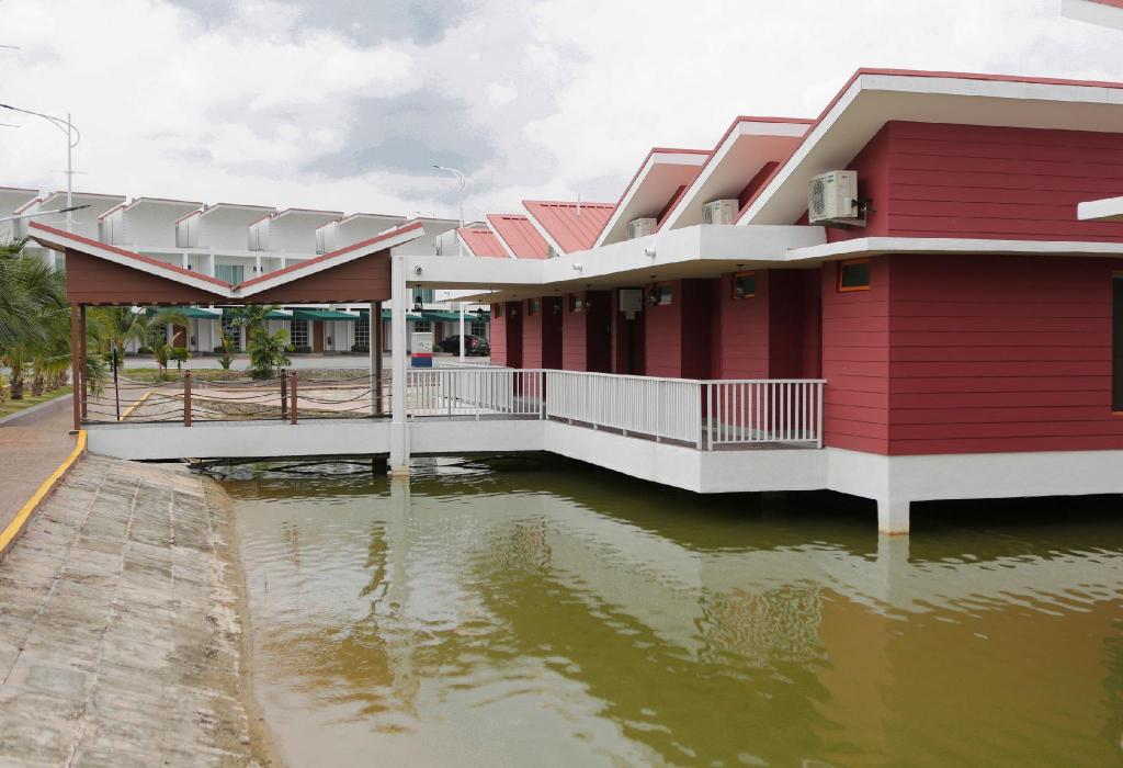 Tasik Villa International Resort