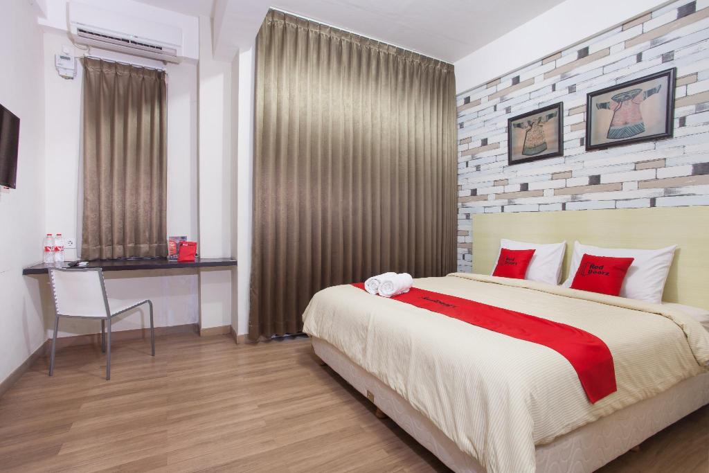 RedDoorz Plus @ Riverside Malang