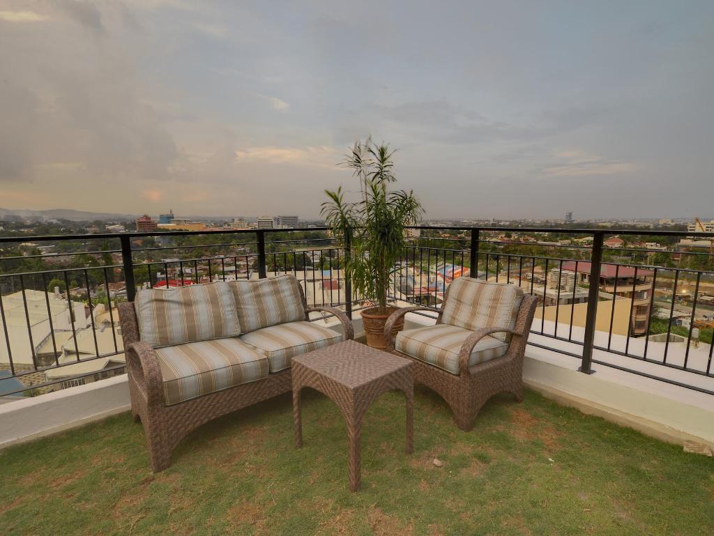 Zerenity Hotel And Suites