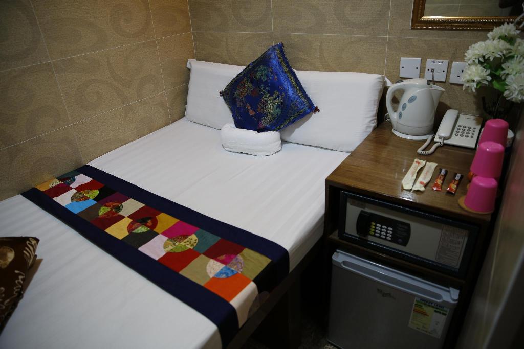 Sandhu Hotel