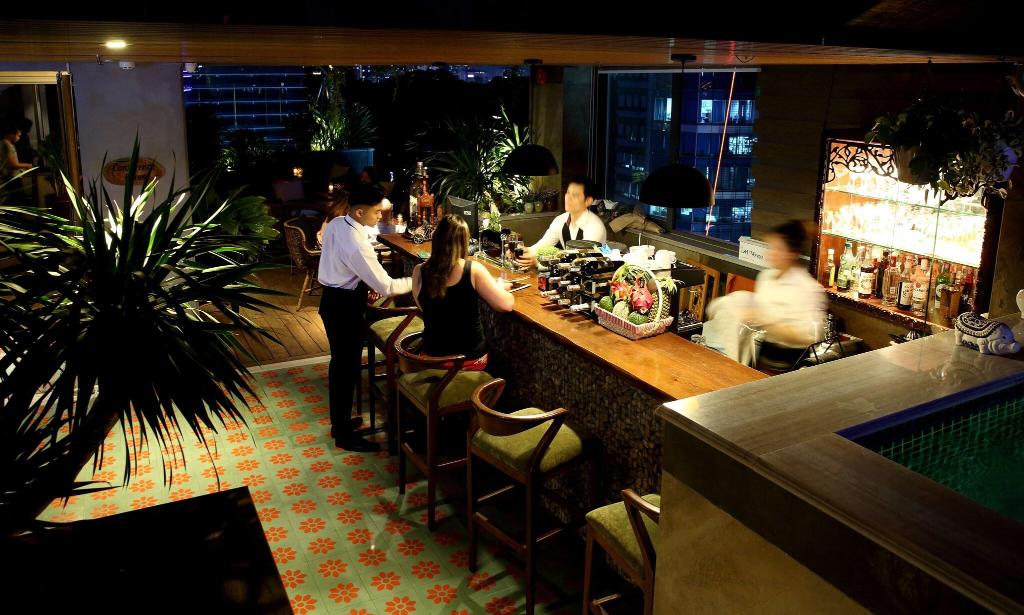 Bar