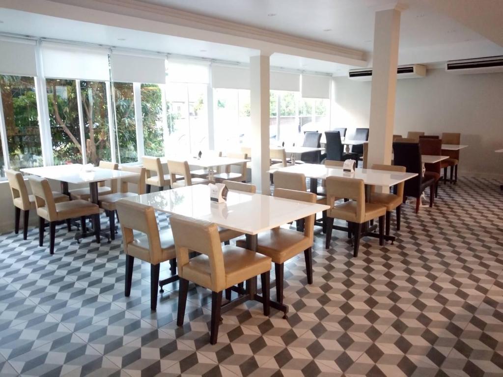 Rattana View Hotel