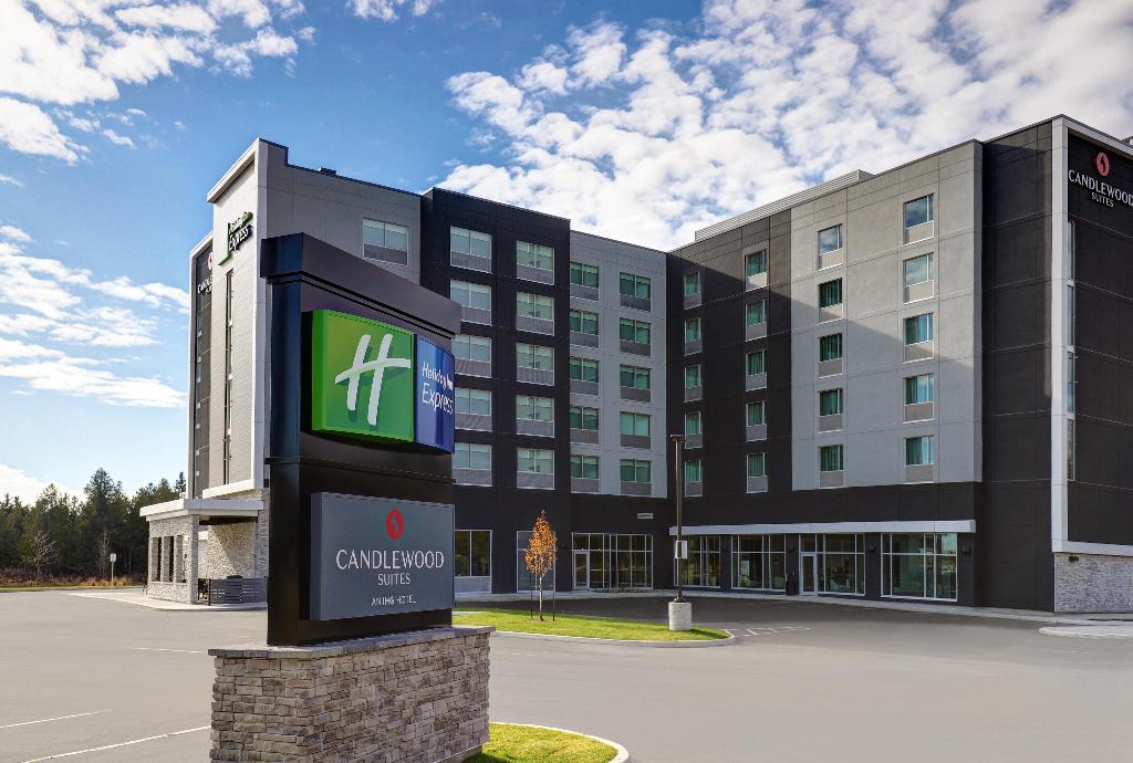 Holiday Inn Express Kingston West
