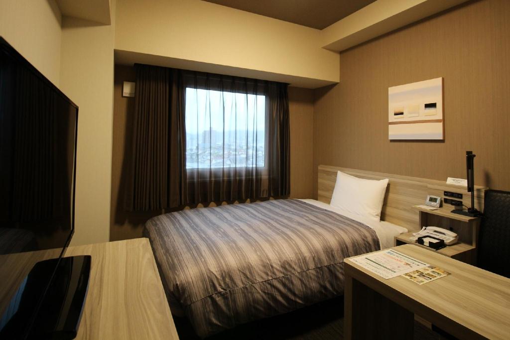 Hotel Route Inn Takamatsu Yashima