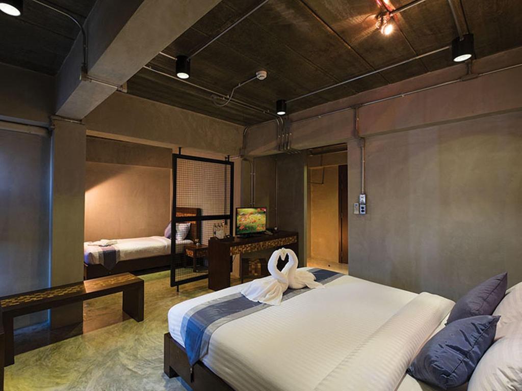 Thapae Loft Hotel