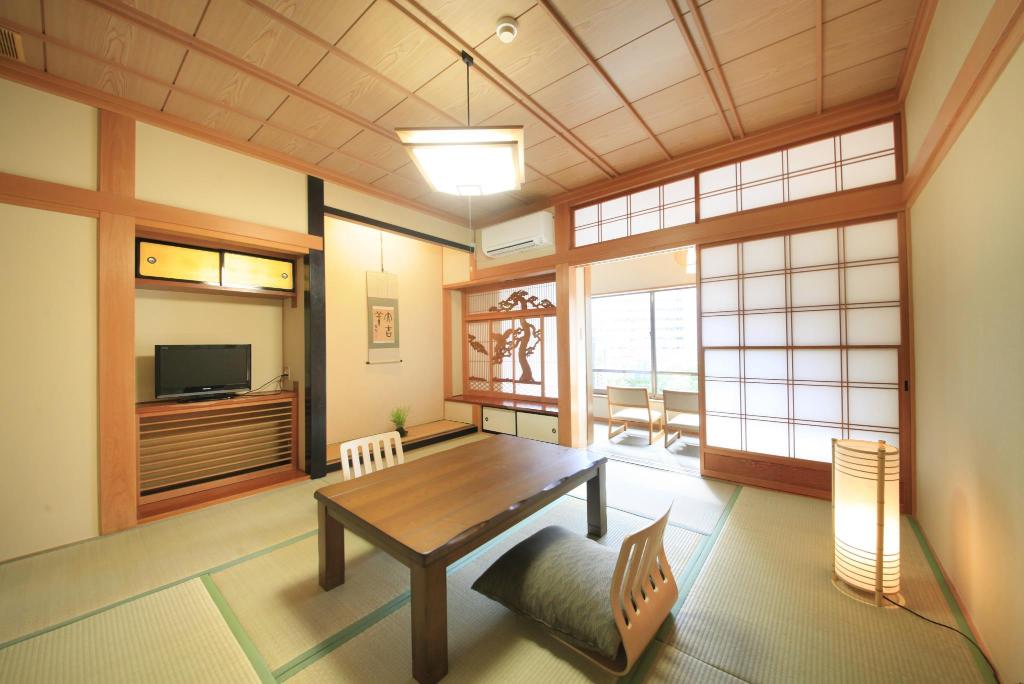 MICASA (Minakami Hot Spring Ryokan)