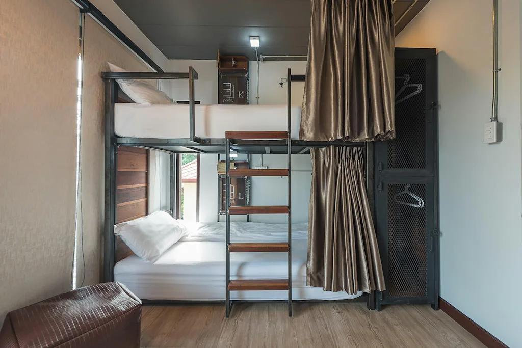 33 Poshtel by ZUZU
