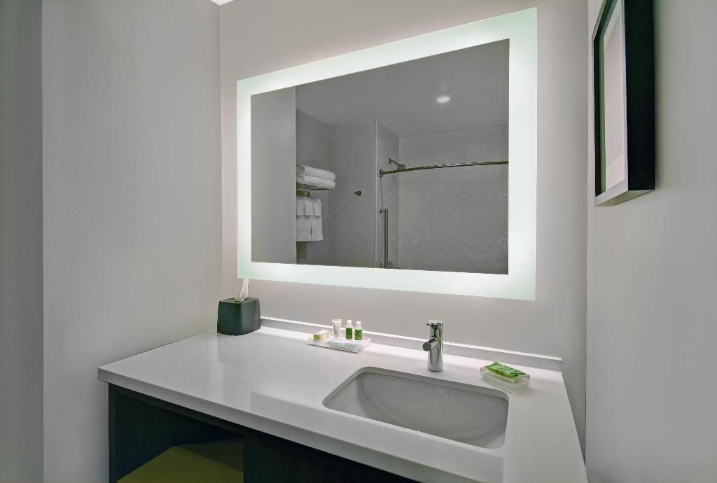 Holiday Inn Grand Rapids North - Walker