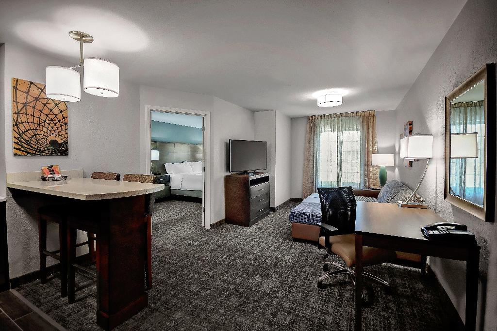 Staybridge Suites Holland