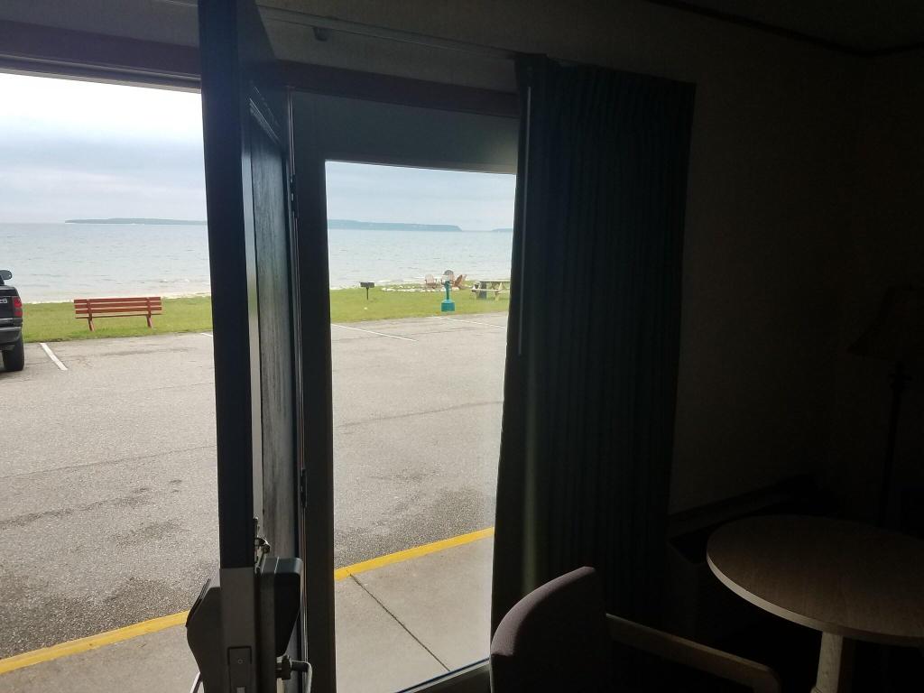 Days Inn & Suites By Wyndham St Ignace Lakefront