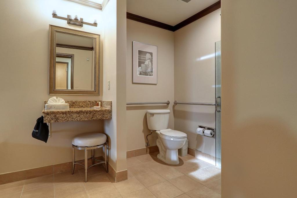 Dimond Center Hotel