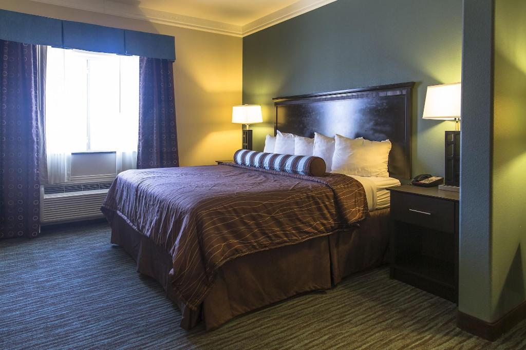 Red River Inn And Suites