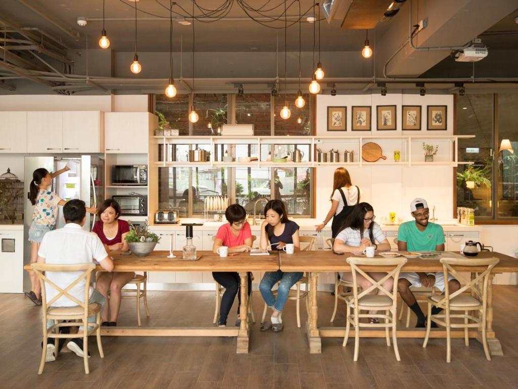LIGHT HOSTEL TAINAN