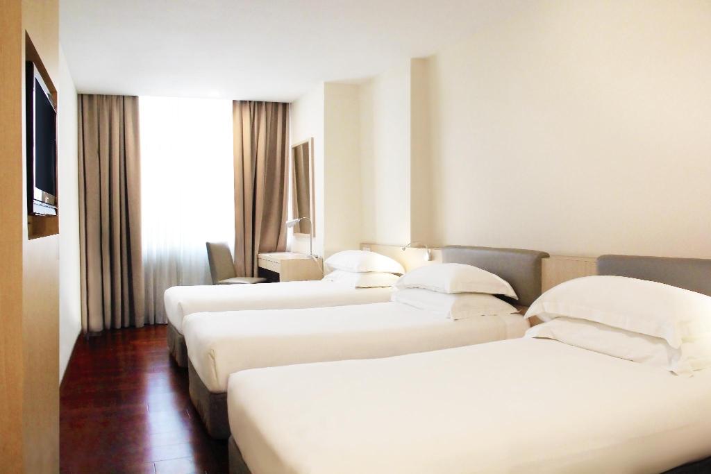 Rocana Hotel