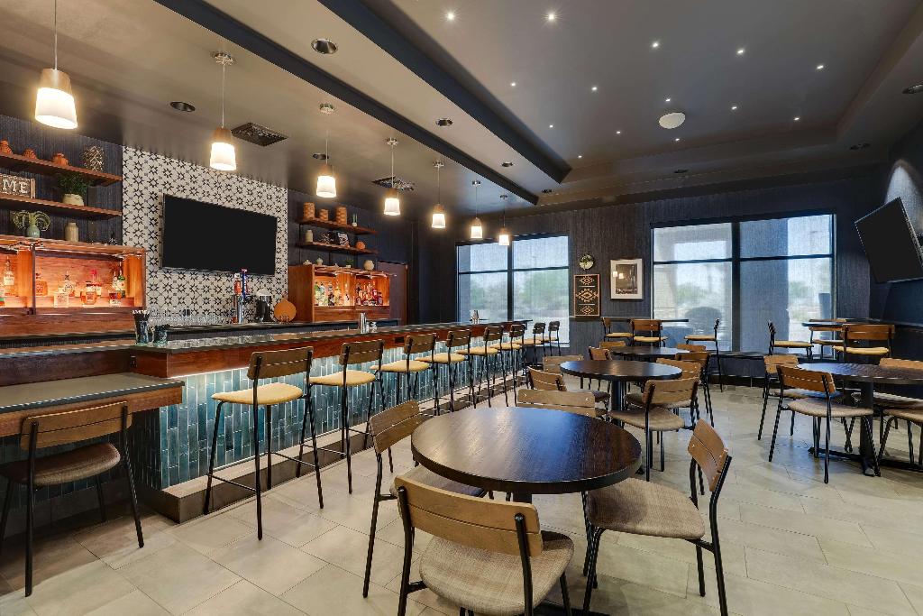 Drury Inn & Suites Phoenix Chandler Fashion Center photo 19