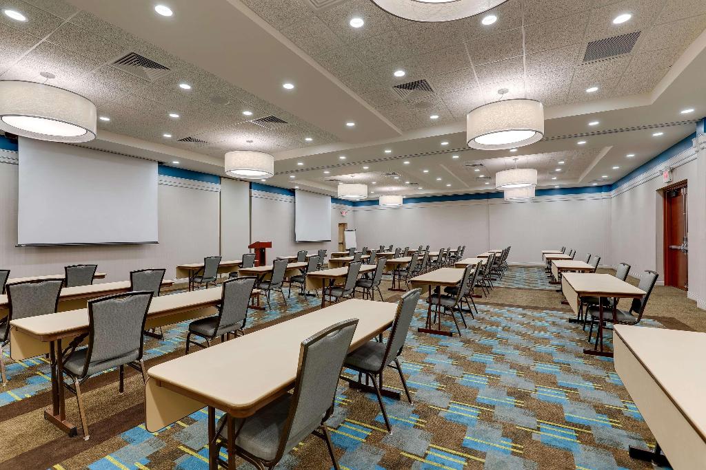 Drury Inn & Suites Phoenix Chandler Fashion Center photo 65