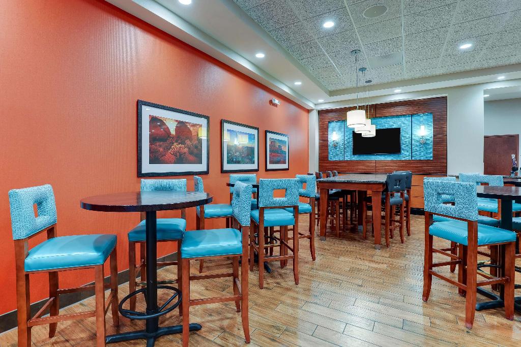 Drury Inn & Suites Phoenix Chandler Fashion Center photo 61