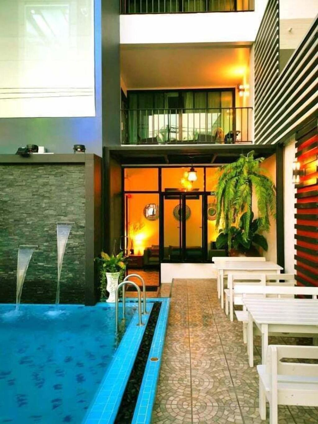 Beach Gallery House