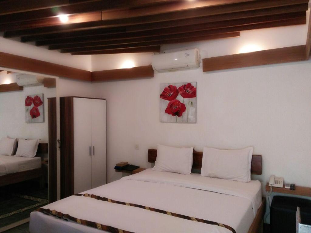 Flores Gallery Hotel