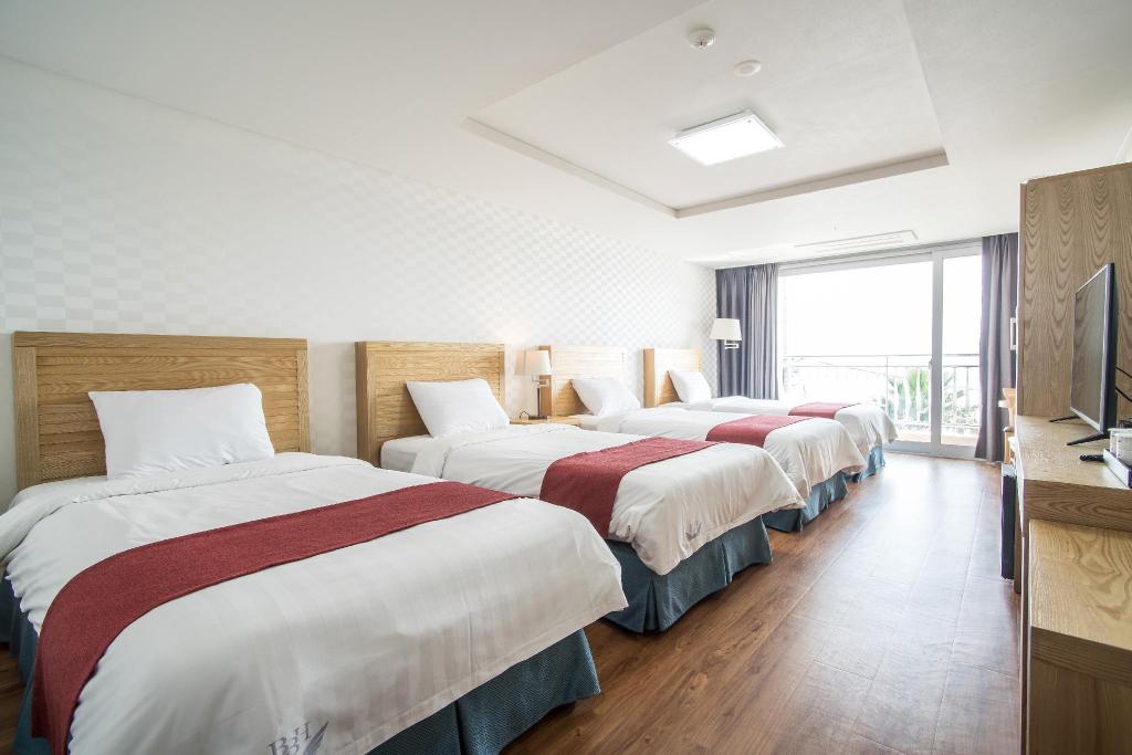 Breeze Bay Hotel