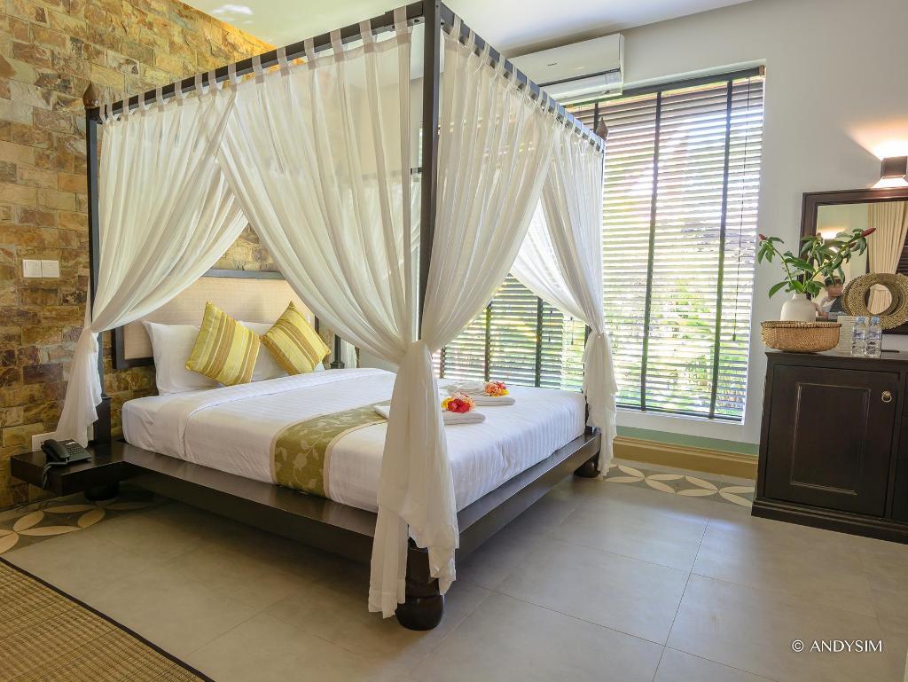Samanea Beach Resort Spa