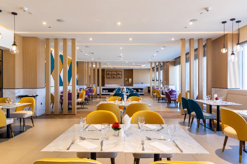 Premier Inn Dragon Mart Hotel - Restaurant