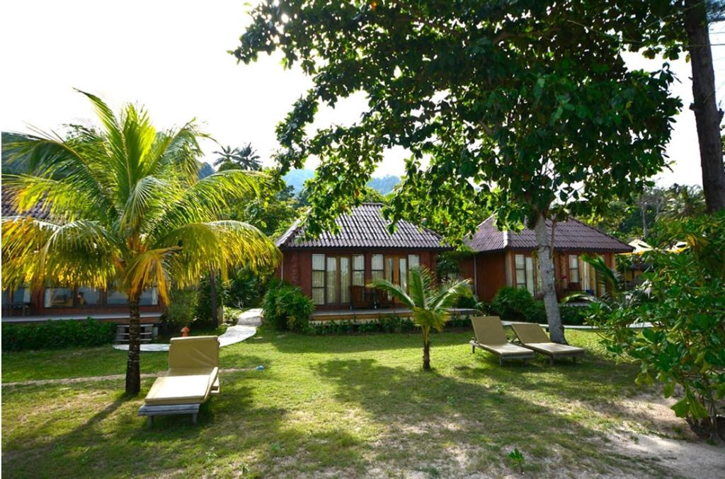 Thiwson Beach Resort