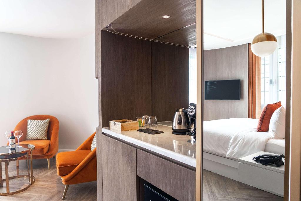La Seine Hotel