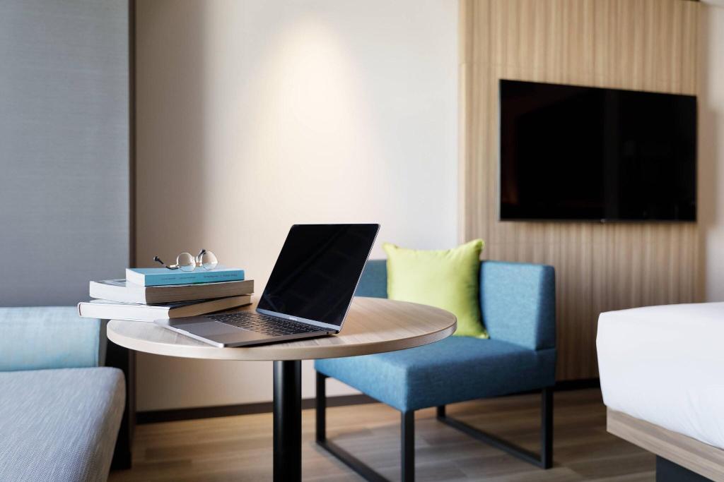 Courtyard By Marriott Osaka Honmachi