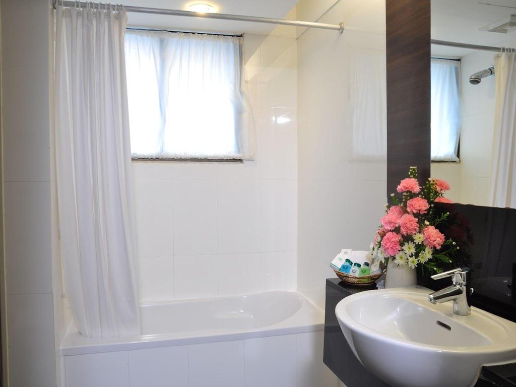 Mayflower Grande Hotel